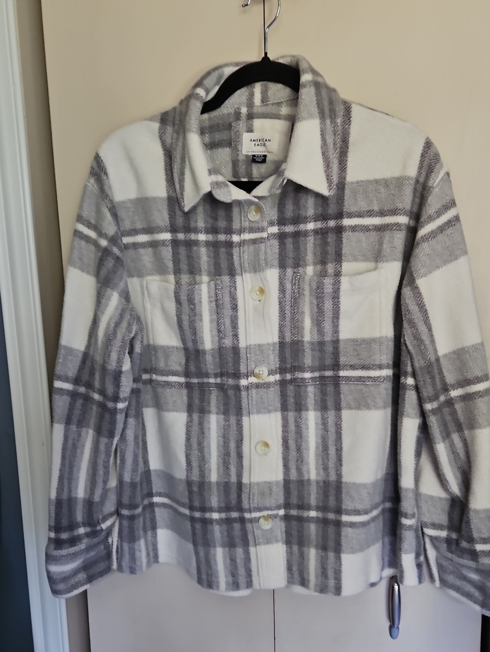 American Eagle Outfitters Gray & White Plaid Utility Shacket Ptp25 L26